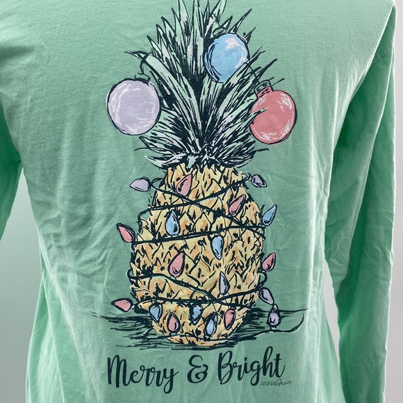 Anna Grace Comfort Colors Merry & Bright Graphic Tee Medium - Picture 2 of 11